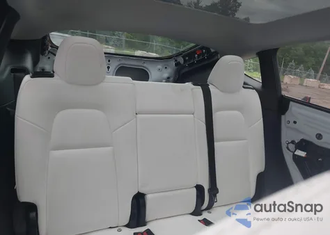 2021 Tesla Model Y Long Range Dual Motor All-Wheel Drive z USA, uszkodzony, nr VIN 5YJYGDEE8MF085574